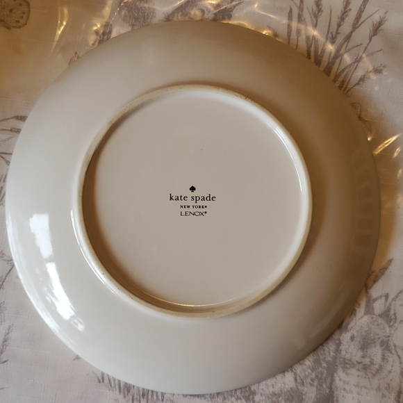 Like new! Kate Spade x Lenox 4-Pc. Accent plates - Picture 3 of 4